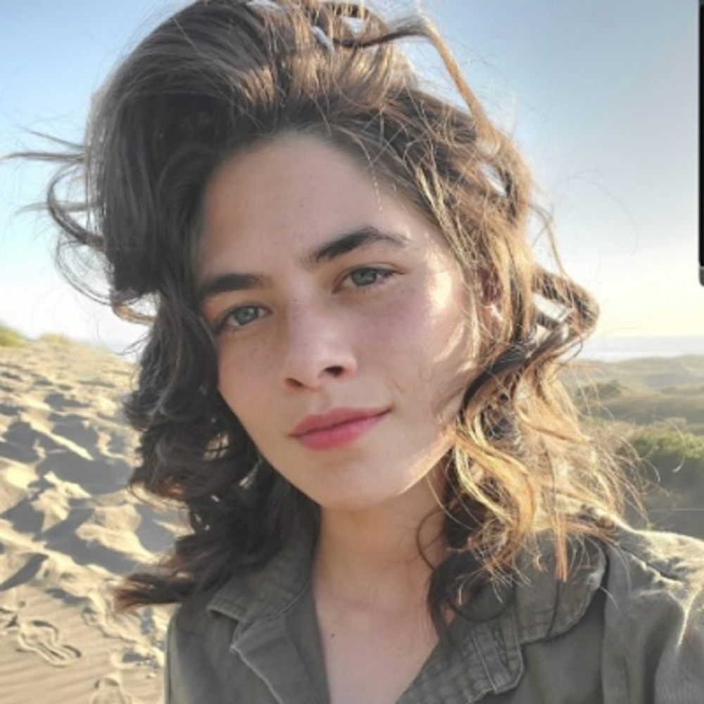Meet your Posher, Simone